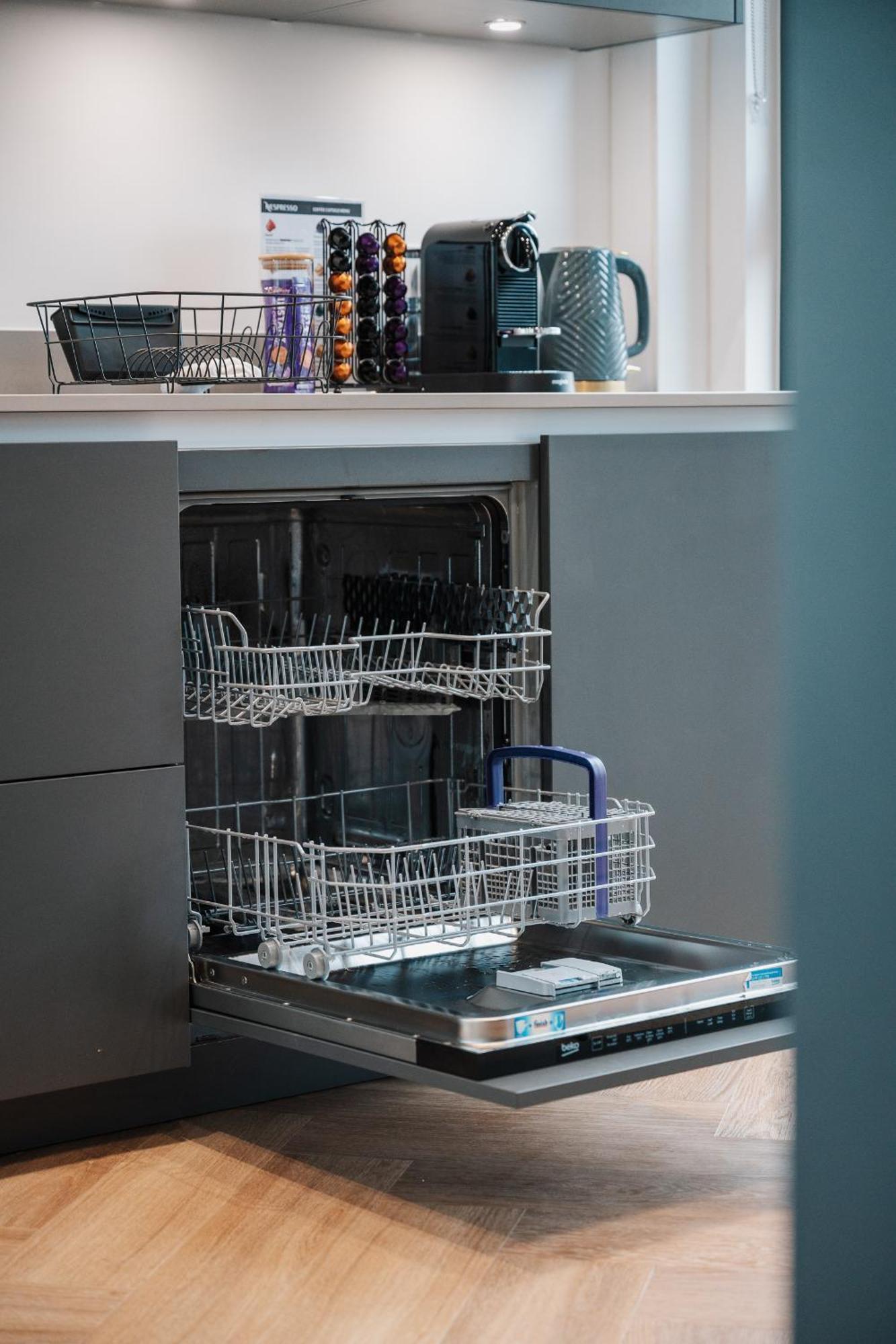 Luxury City & Canal View Stylish Pad, Family, Contractors, Fast Wifi 버밍엄 외부 사진