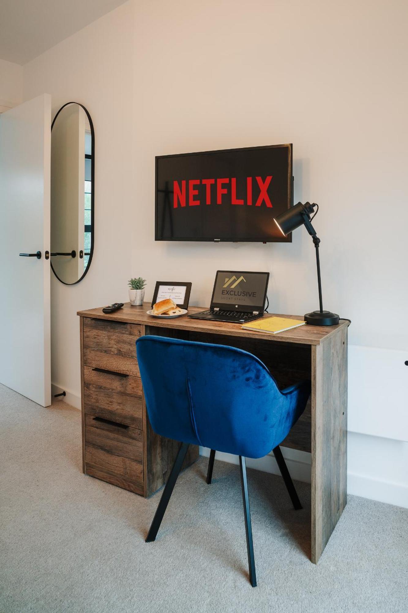Luxury City & Canal View Stylish Pad, Family, Contractors, Fast Wifi 버밍엄 외부 사진